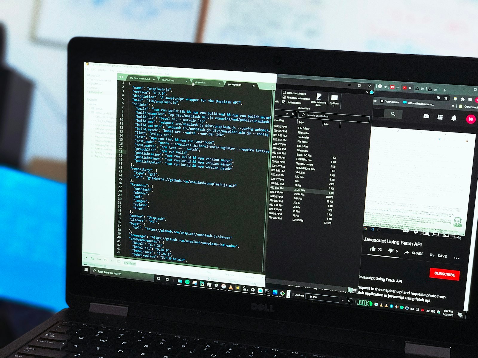 Como avaliar aderência a JSON Schema em modelos abertos locais