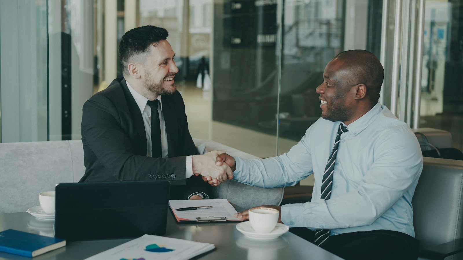 Agentes de IA no onboarding de fornecedores: validação cadastral