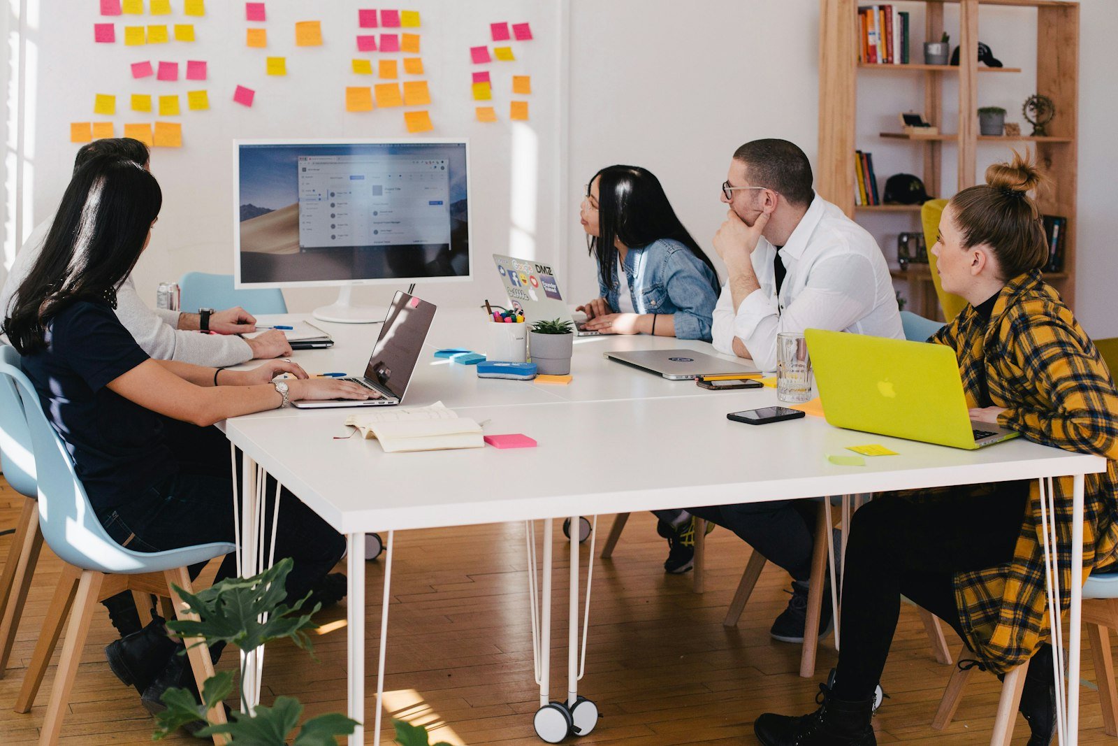 Como automatizar o follow-up de leads com IA e CRM sem parecer robótico