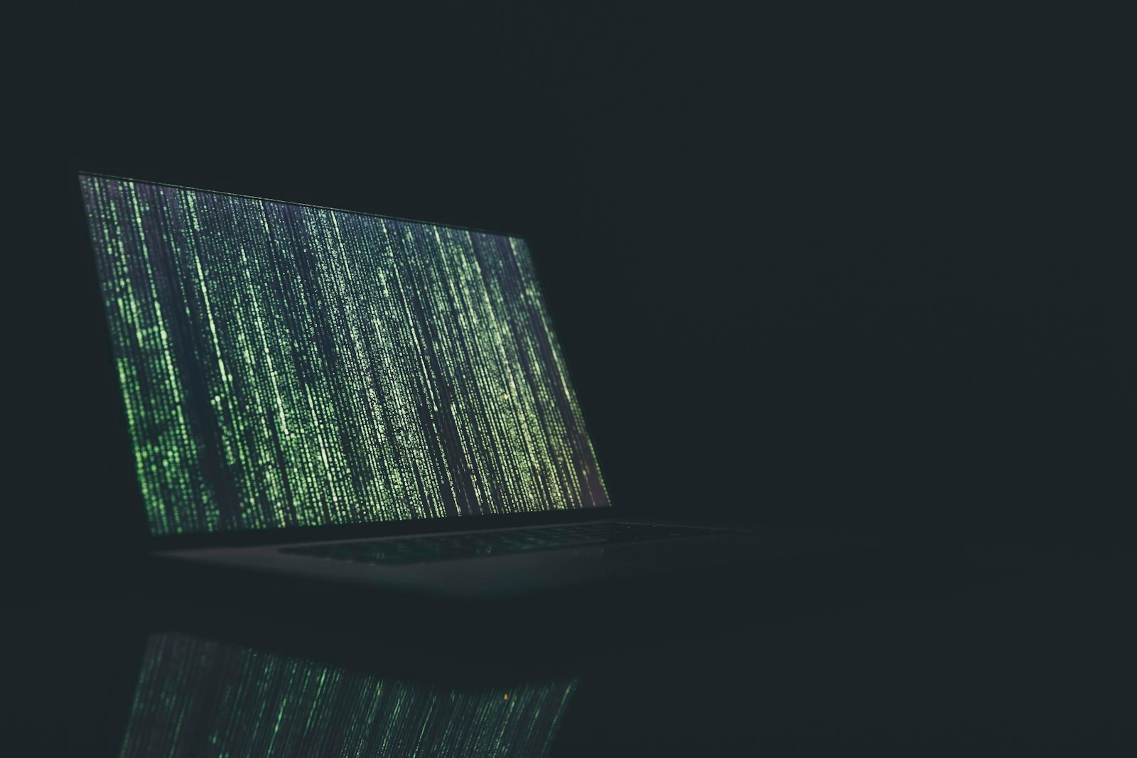 AWS Bedrock Guardrails com mascaramento contextual de PII e bloqueio de prompt injection