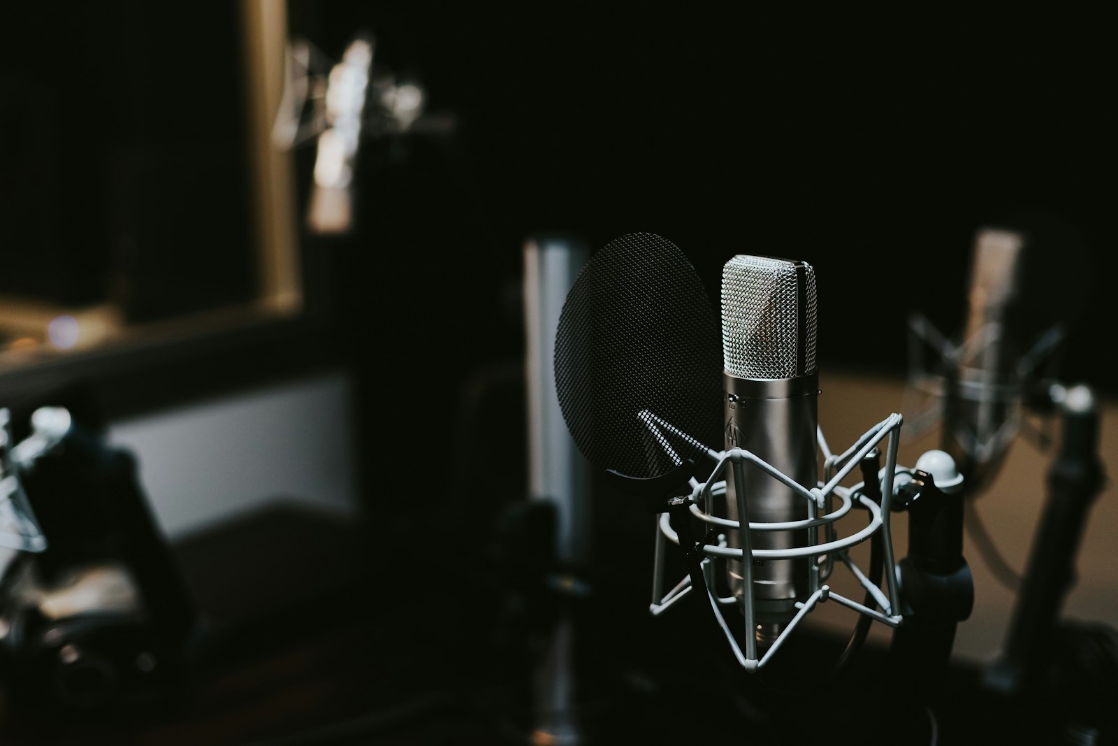 Como usar IA para criar podcasts e narrações com vozes realistas