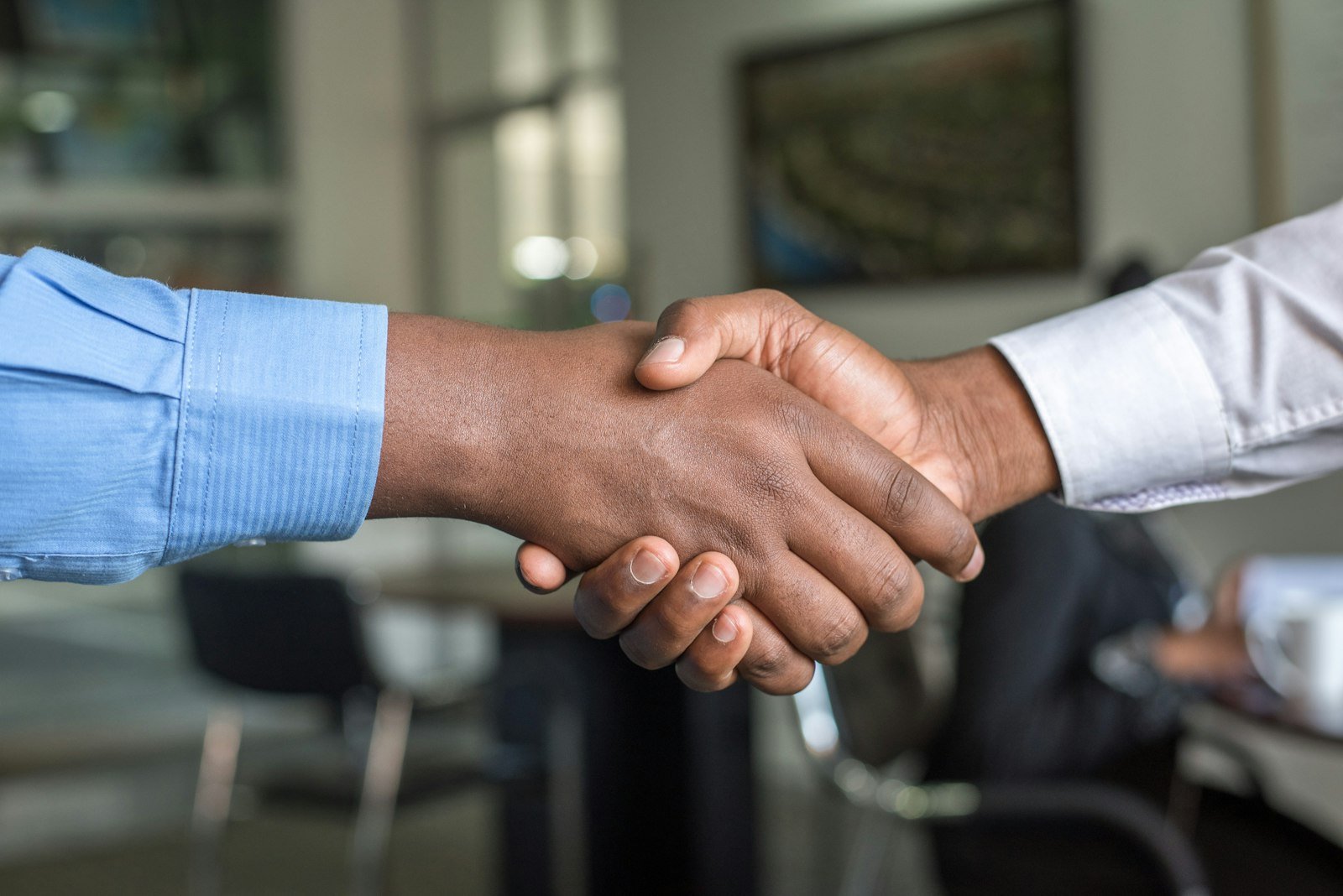Human-in-the-loop: padrões de aprovação humana para agentes de vendas e suporte