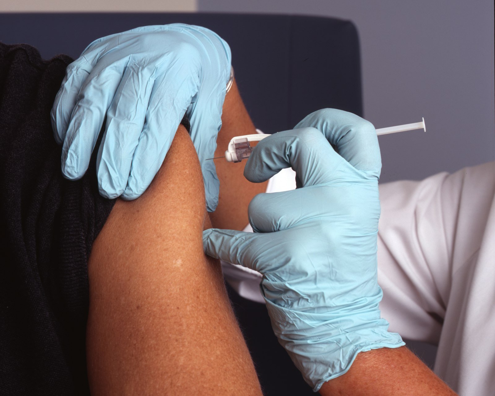 IA para médicos e clínicas: resumo de prontuários e normas éticas do CFM