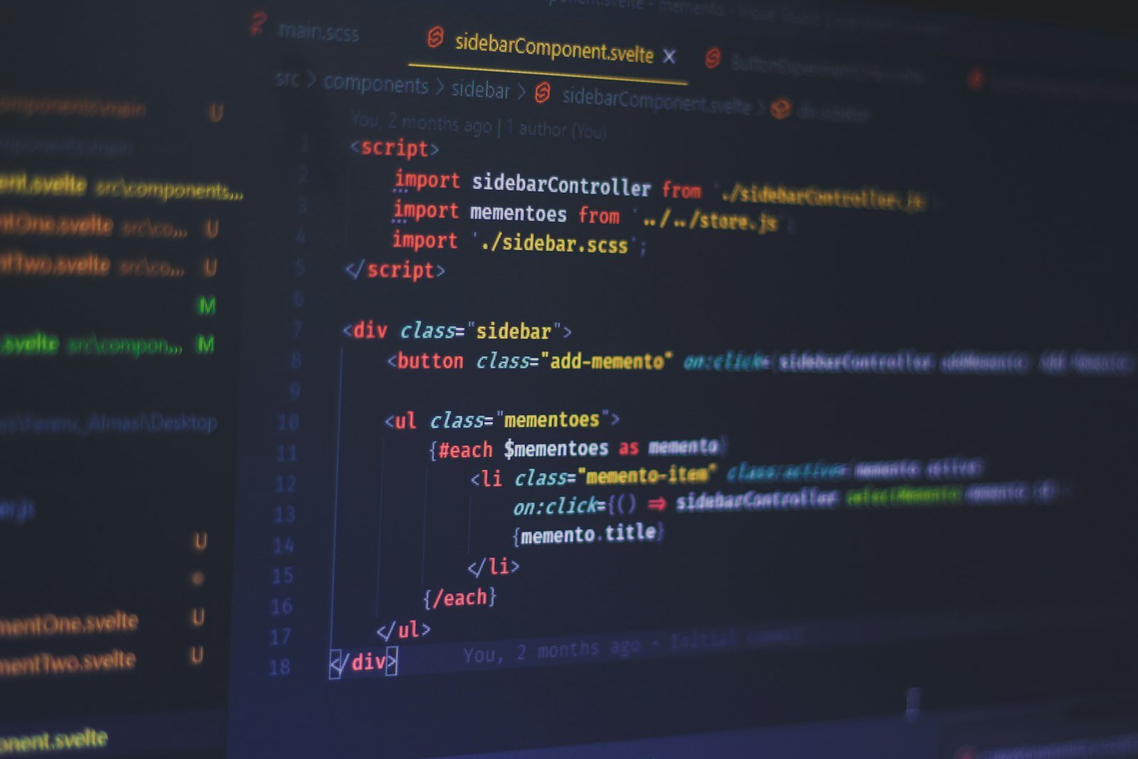 Histórico de alterações de produtos com IA: revisar changelogs antes de comunicar