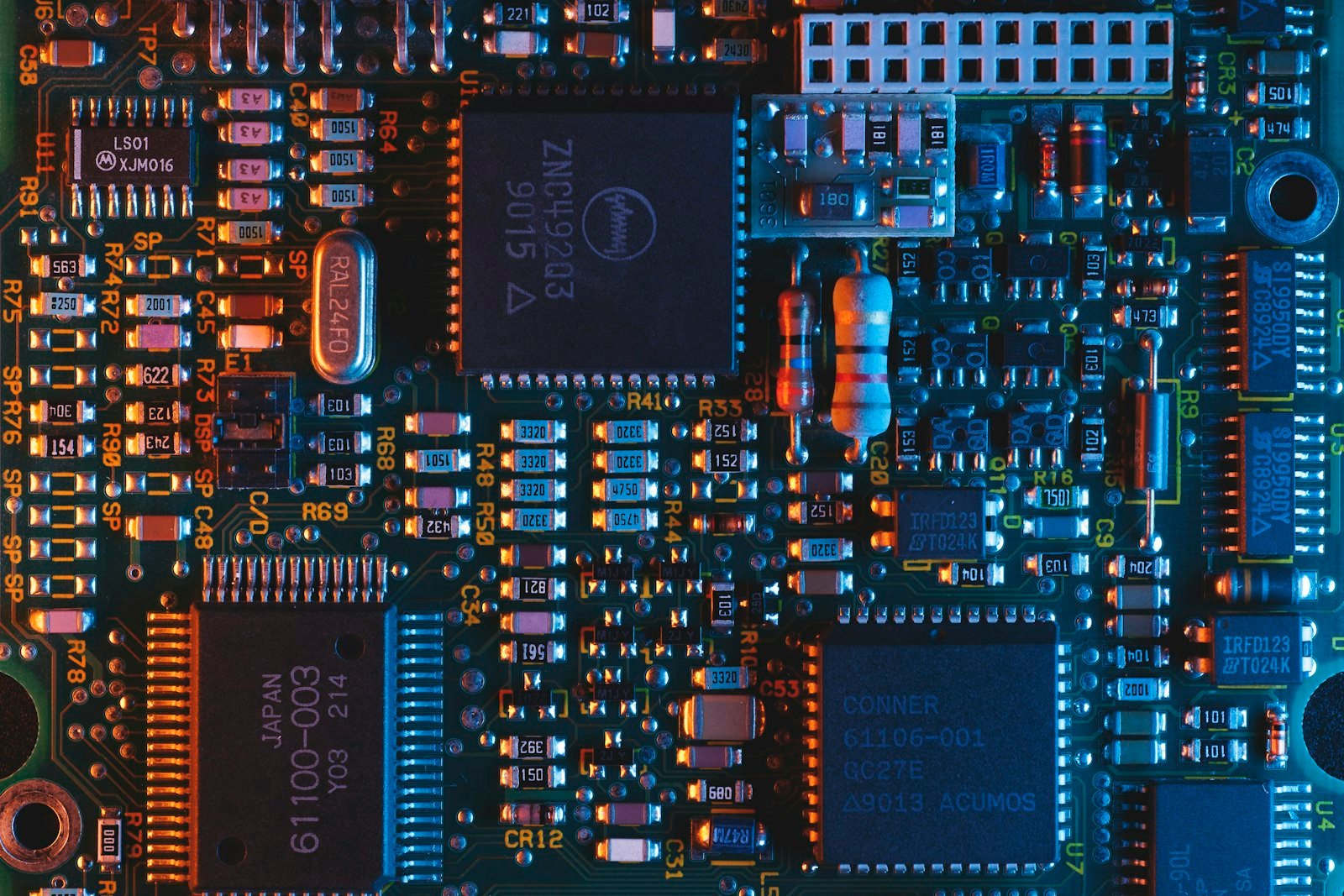 Quantização K-quants em GGUF: benchmarks de degradação semântica em terminologia jurídica e contábil