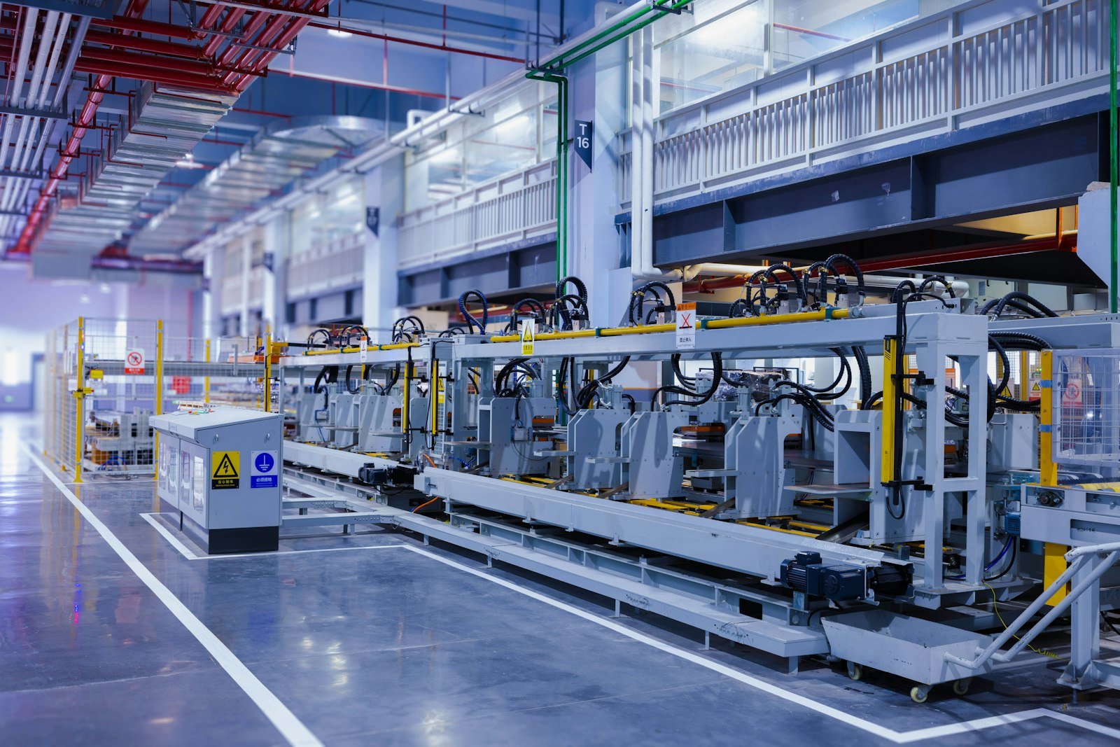 Geração de relatórios semanais de indicadores de produção industrial em PDF com IA e n8n