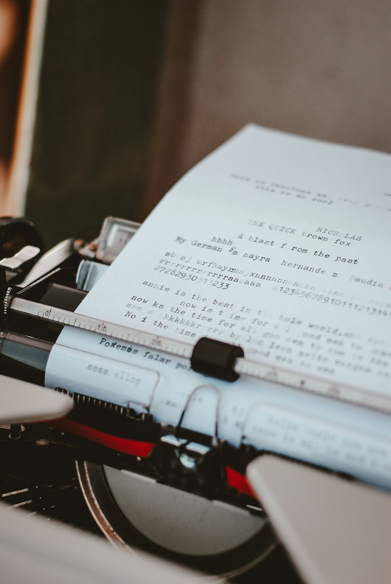 Como versionar e testar adaptadores LoRA editoriais